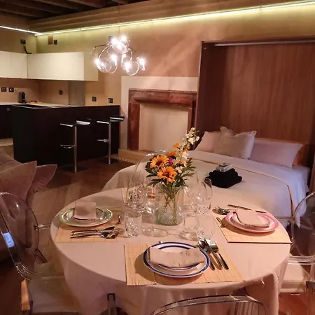 Luxury Flats Piazza Erbe, Floor 3 아파트