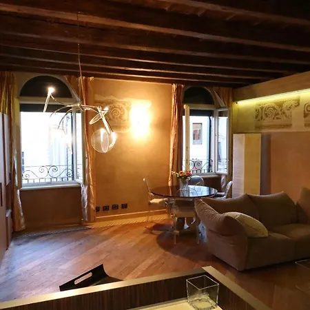 Luxury Flats Piazza Erbe, Floor 3 Apartment Verona