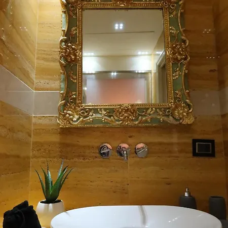Apartment Luxury Flats Piazza Erbe, Floor 3 Verona