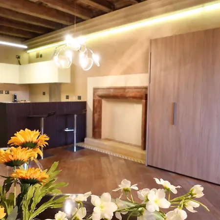 Luxury Flats Piazza Erbe, Floor 3 *