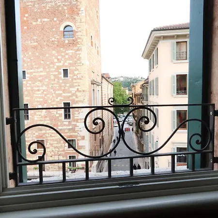 Apartment Luxury Flats Piazza Erbe, Floor 3 *