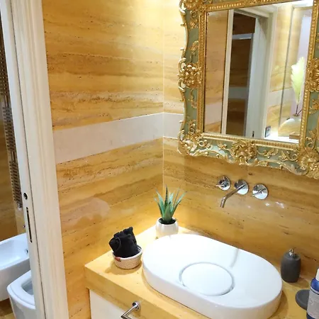 Luxury Flats Piazza Erbe, Floor 3 Apartament *