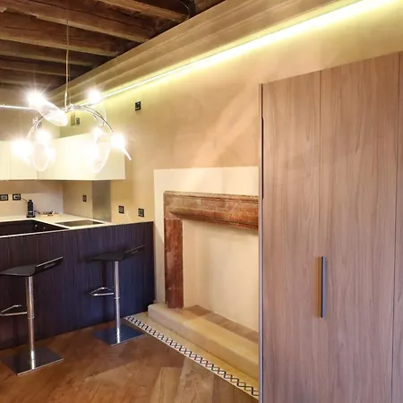 Luxury Flats Piazza Erbe, Floor 3 Apartment Verona